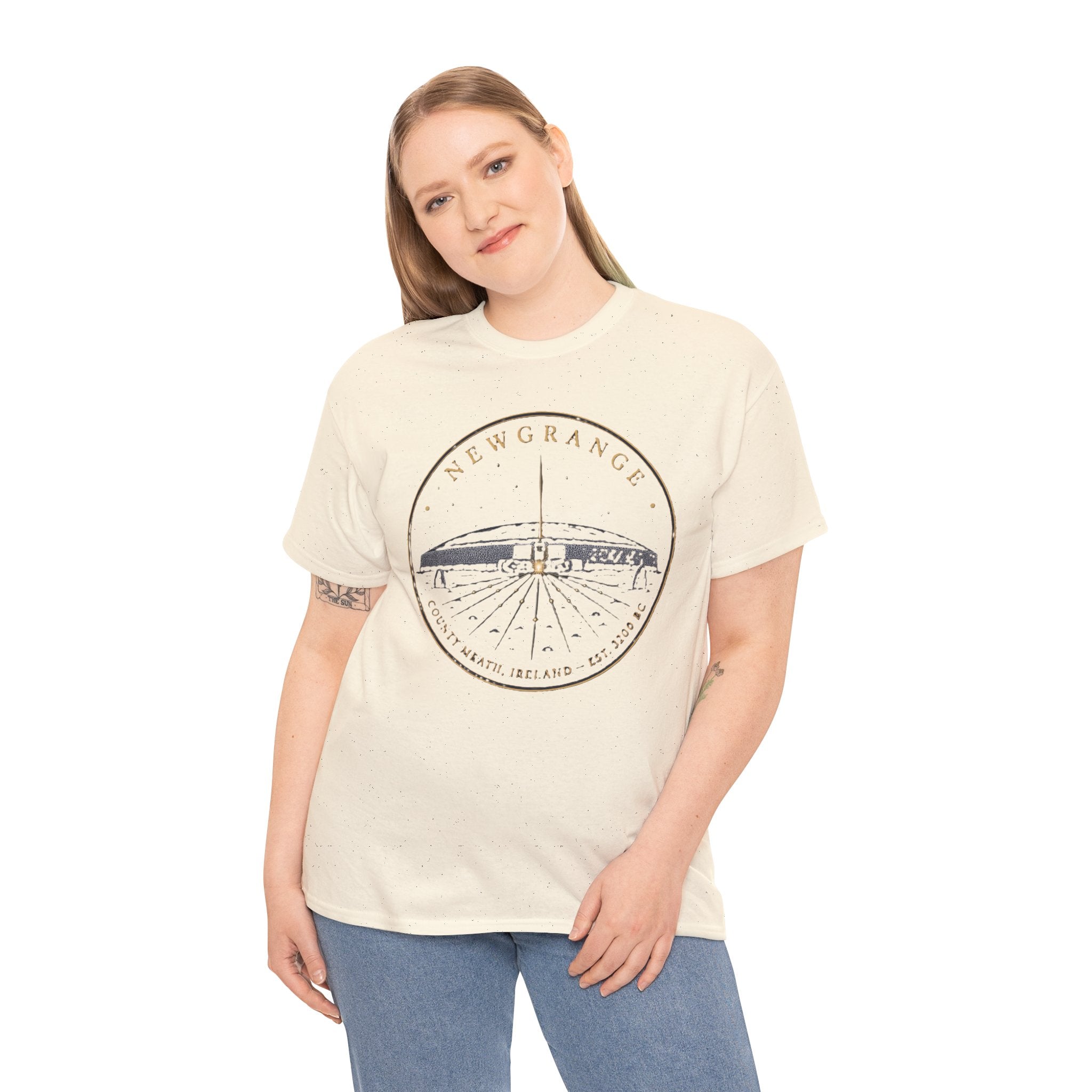 Newgrange Ireland T‑Shirt – Vintage Circle Illustration Tee