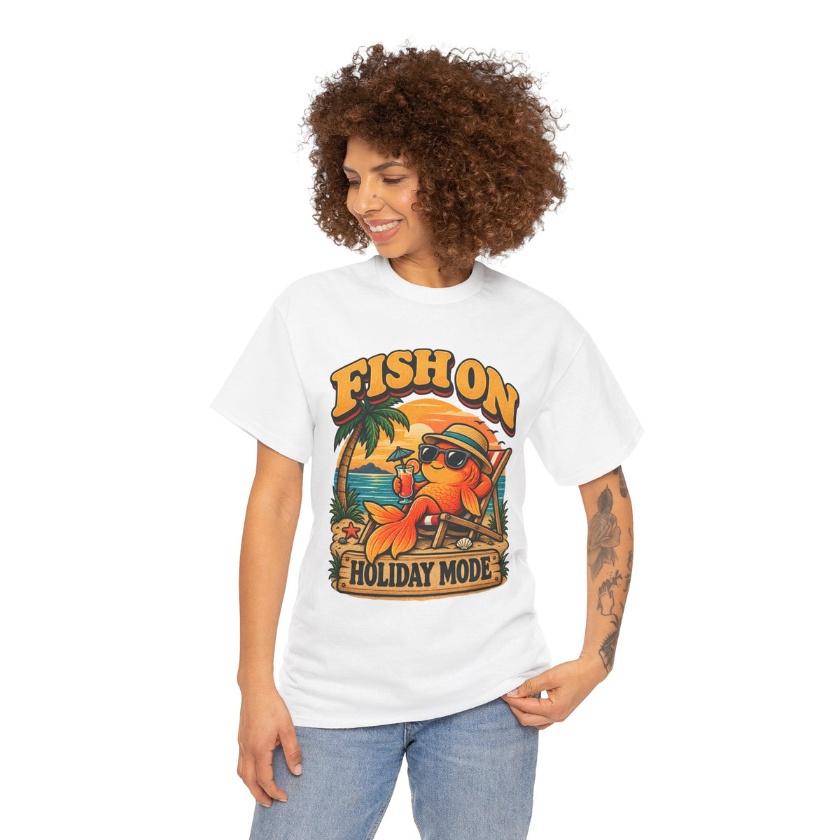 Fish On Holiday Mode Goldfish T-Shirt – Funny Beach Holiday Fish Tee