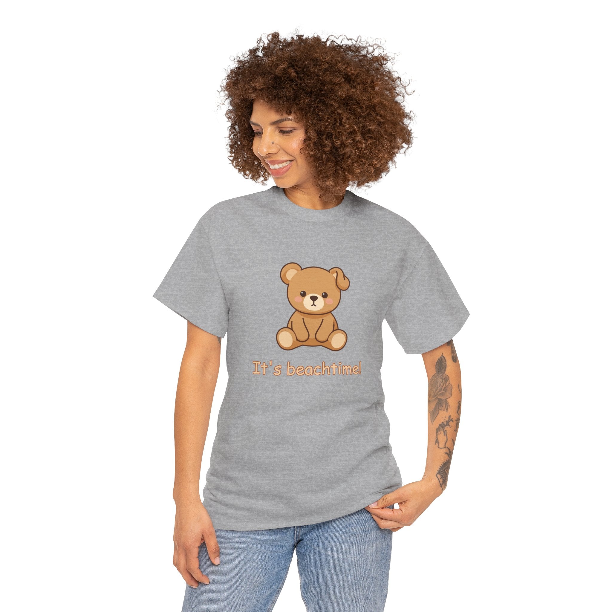 T-Shirt - Cute Teddy "It's Beachtime!" Graphic Tee - Cute Teddy Bear - BUSHY - T-Shirt The Bear With One Wonky Ear & Zero Regrets