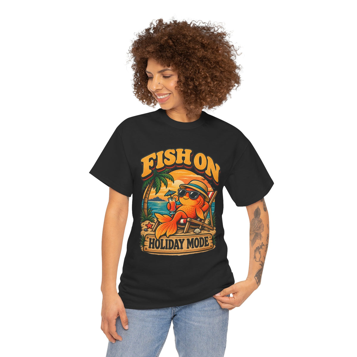 Fish On Holiday Mode Goldfish T-Shirt – Funny Beach Holiday Fish Tee