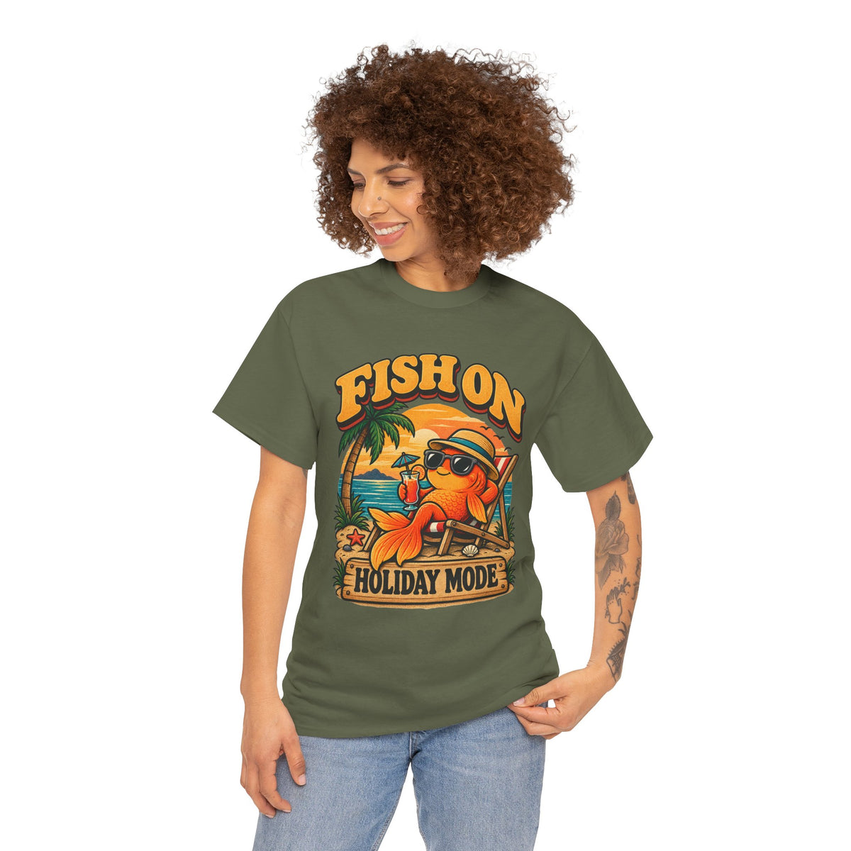 Fish On Holiday Mode Goldfish T-Shirt – Funny Beach Holiday Fish Tee